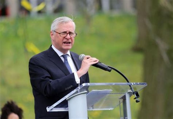 Jon Meacham (Journalist) - Age, Birthday, Bio, Facts, Family, Net Worth, Height & More