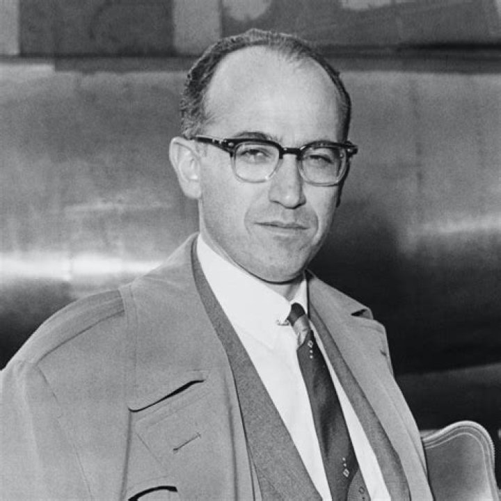 Jonas Salk Biography, Age, Height, Wife, Net Worth, Family