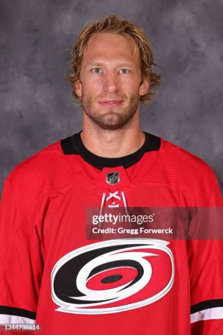Jordan Staal Biography, Age, Height, Wife, Net Worth, Family