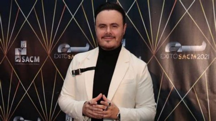 José Luis Roma (Pop Singer) - Age, Birthday, Bio, Facts, Family, Net Worth, Height & More