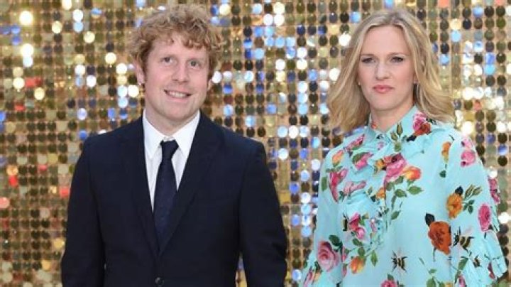 
Josh Widdicombe Height, Weight, Net Worth, Age, Birthday, Wikipedia, Who, Nationality, Biography 