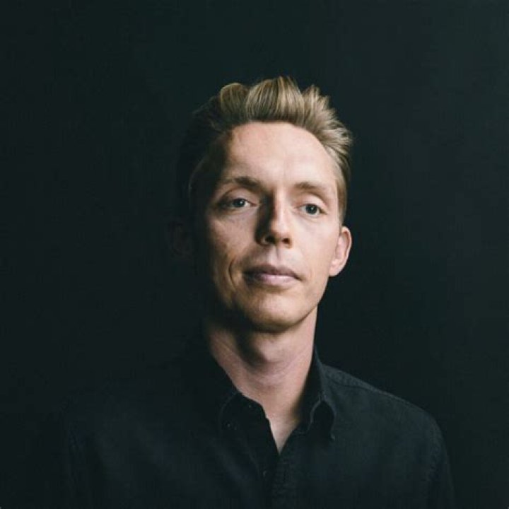 Joshua Fields Millburn (Memoirist) - Age, Birthday, Bio, Facts, Family, Net Worth, Height & More