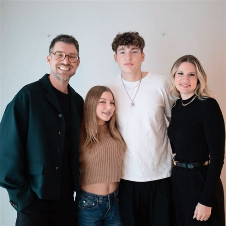 Judah Smith Wiki - Age, Wife, Net Worth, Parents, College, Biography & More