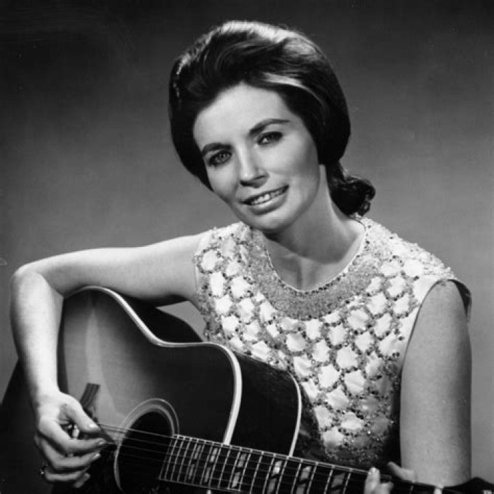 June Carter Cash Biography, Age, Height, Husband, Net Worth, Family