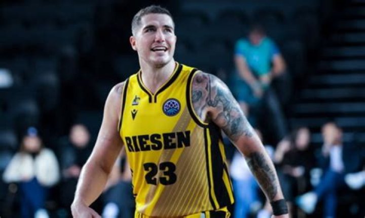 Justin Johnson Biography, Age, Height, Wife, Net Worth, Family