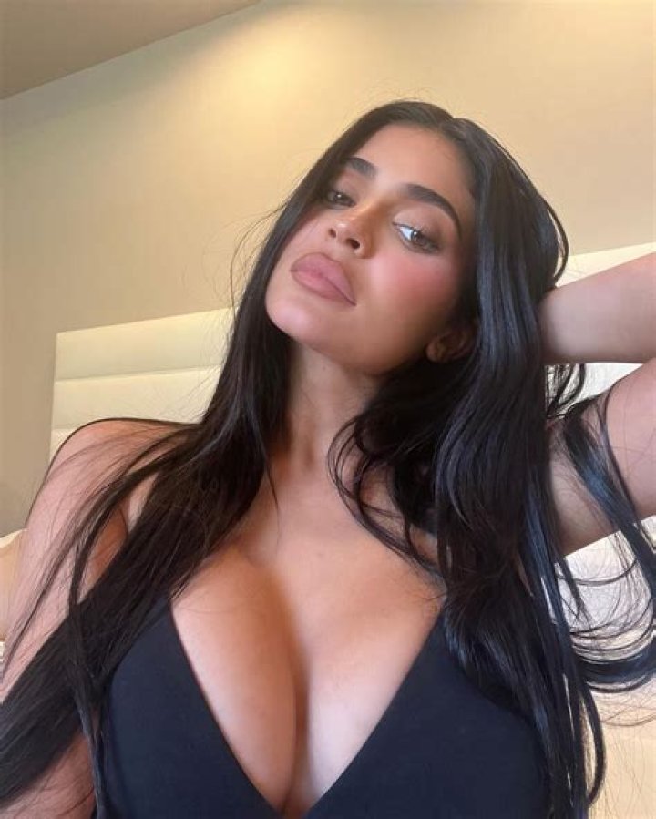 Who Is It? Match the Sexy Selfie to the Right Kardashian Sister