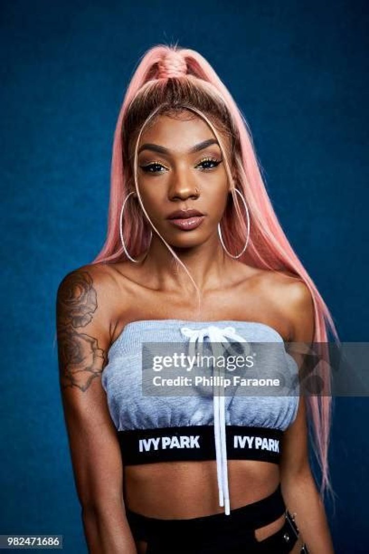 Kellie Sweet (YouTube Star) - Age, Birthday, Bio, Facts, Family, Net Worth, Height & More