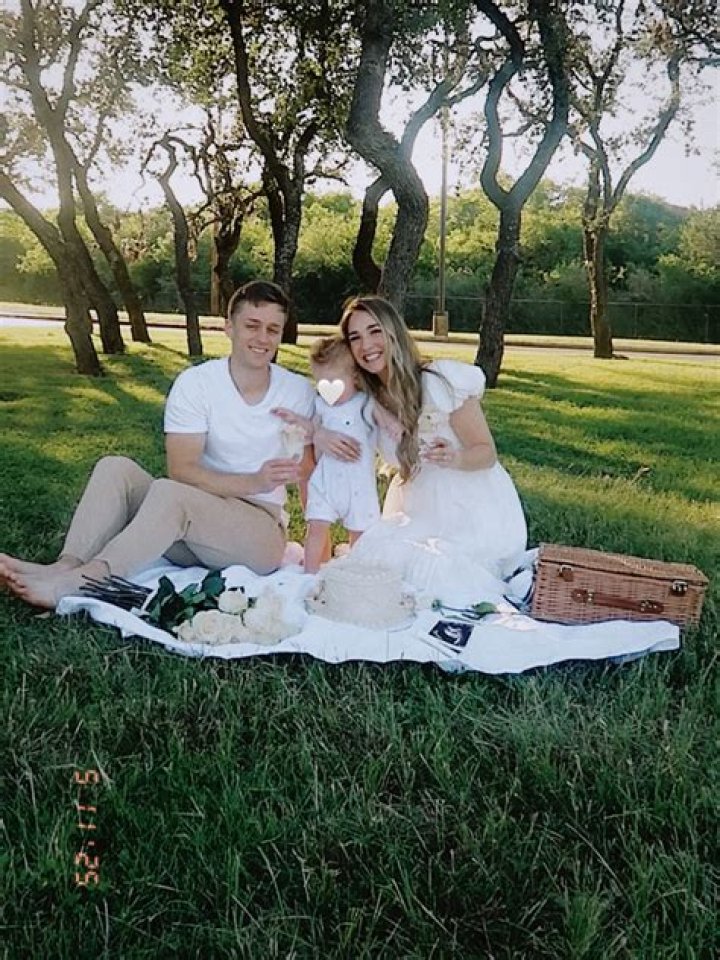 KennaDee Nelson Age | Fiance, Wiki, Net worth, Bio, Height