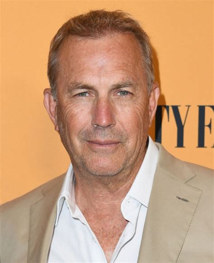 How tall is Kevin Costner
