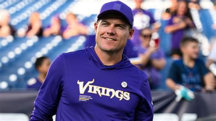 Kevin O'Connell (Football Coach) - Age, Birthday, Bio, Facts, Family, Net Worth, Height & More