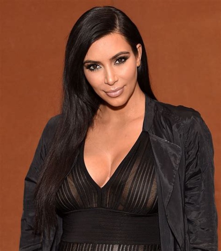 She's Got 'Em and She's Flaunting 'EmKim Kardashian is Clearly LOVING Her Pregnancy Boobs