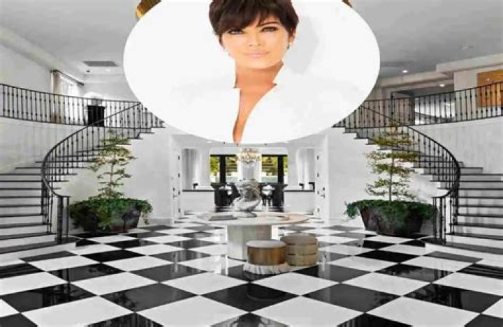 Kris Jenner Buys a House Across From Kim and Kanye Proving She’s the Ultimate Momager