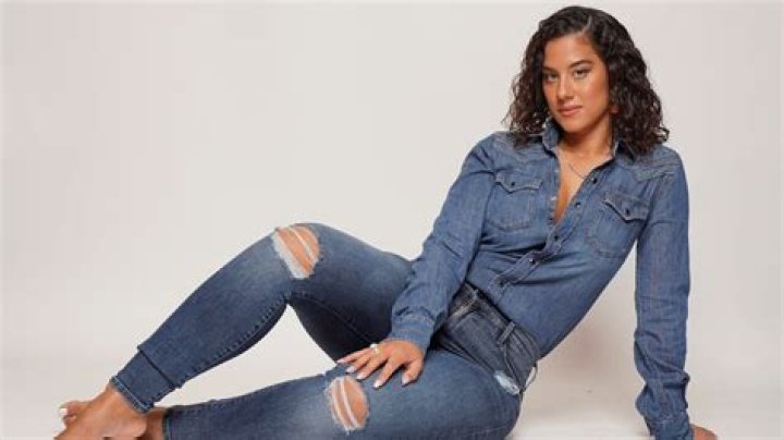 Kristen Live (Instagram Star) - Age, Birthday, Bio, Facts, Family, Net Worth, Height & More