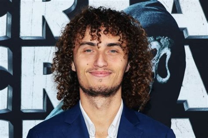Kwebbelkop (YouTube Star) - Age, Birthday, Bio, Facts, Family, Net Worth, Height & More