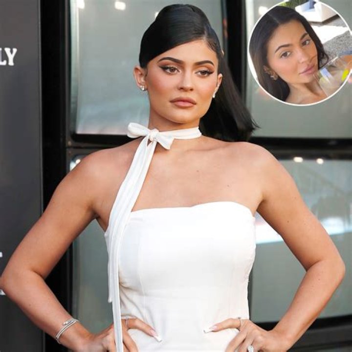 Natural Beauty! Kylie Jenner Sips Her Drink While Posing for Rare Makeup-Free Moment: See Photo
