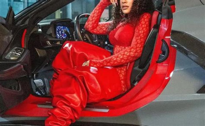 La Insuperable (Rapper) - Age, Birthday, Bio, Facts, Family, Net Worth, Height & More