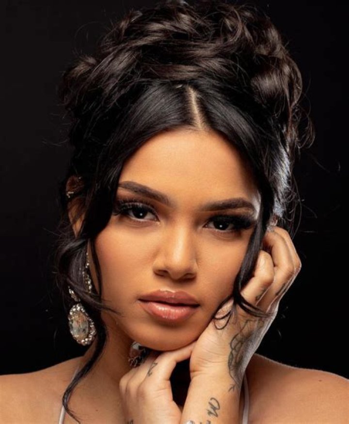 La Ross Maria (World Music Singer) - Age, Birthday, Bio, Facts, Family, Net Worth, Height & More