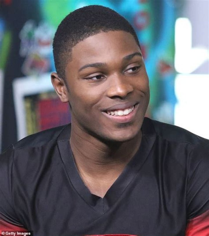 La’Darius Marshall (Cheerleader) - Age, Birthday, Bio, Facts, Family, Net Worth, Height & More