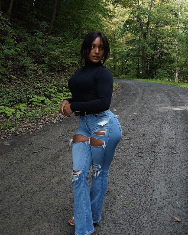 Lady Tarzan (Instagram Star) - Age, Birthday, Bio, Facts, Family, Net Worth, Height & More