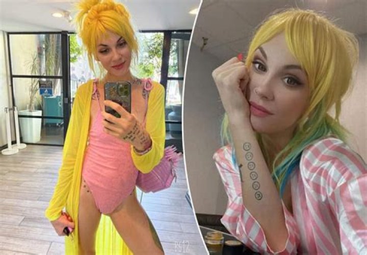 Laney Chantal (Makeup Artist) - Age, Birthday, Bio, Facts, Family, Net Worth, Height & More