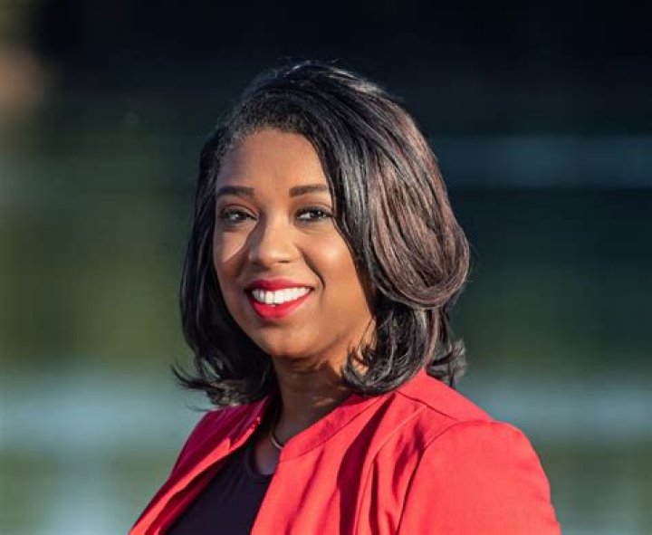 Lashrecse Aird Biography, Age, Height, Husband, Net Worth, Family