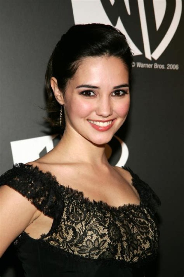 Laura Breckenridge (TV Actress) - Age, Birthday, Bio, Facts, Family, Net Worth, Height & More