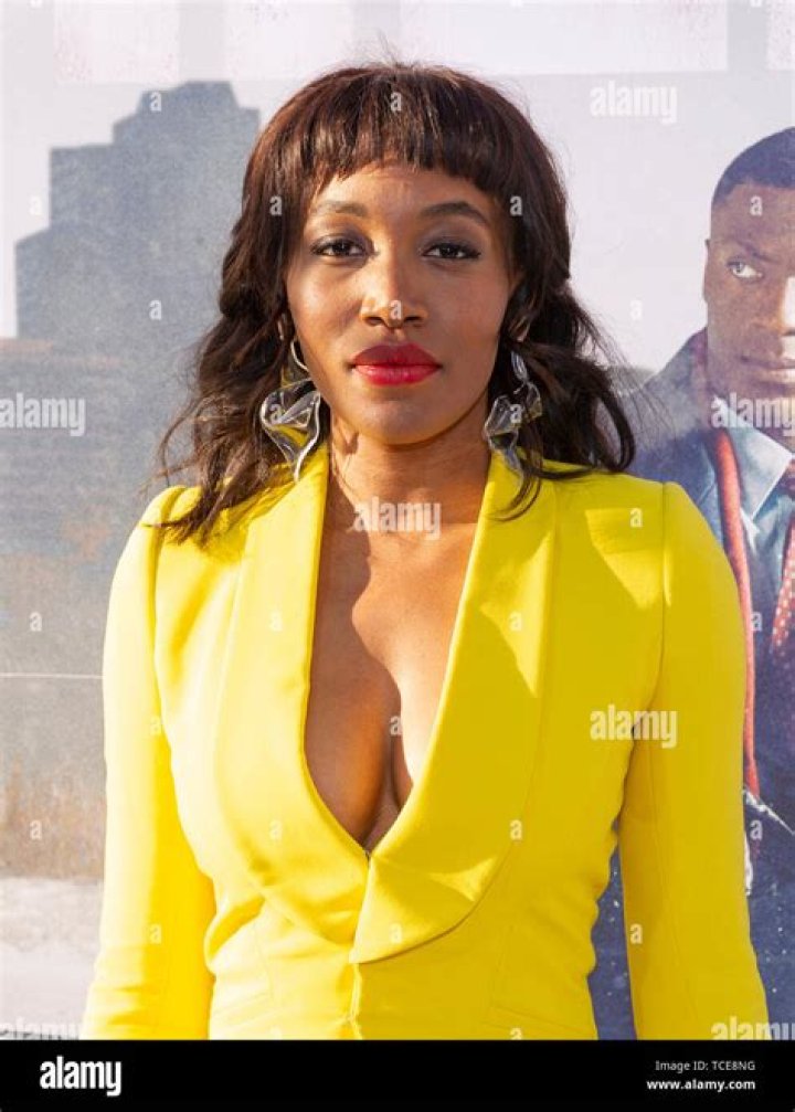 Lauren E. Banks (TV Actress) - Age, Birthday, Bio, Facts, Family, Net Worth, Height & More