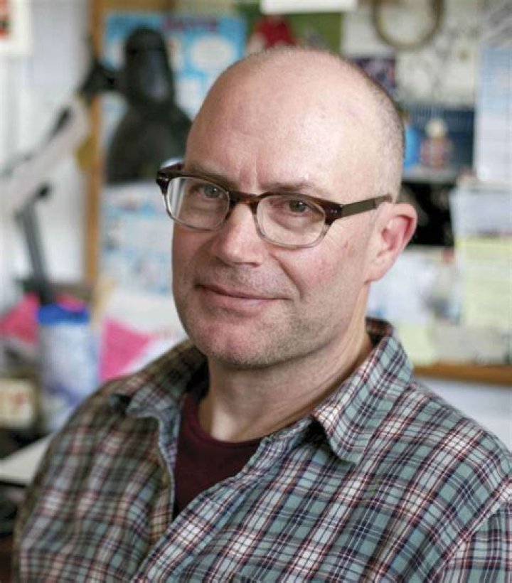 Lincoln Peirce (Cartoonist) - Age, Birthday, Bio, Facts, Family, Net Worth, Height & More