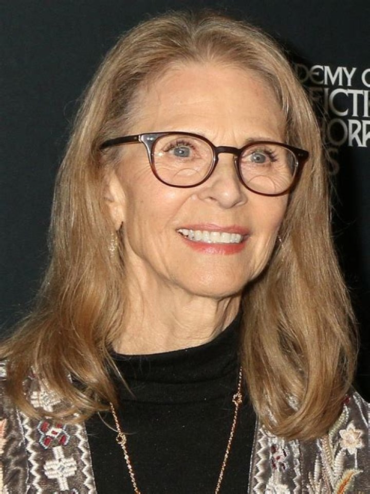 Lindsay Wagner (TV Actress) - Age, Birthday, Bio, Facts, Family, Net Worth, Height & More