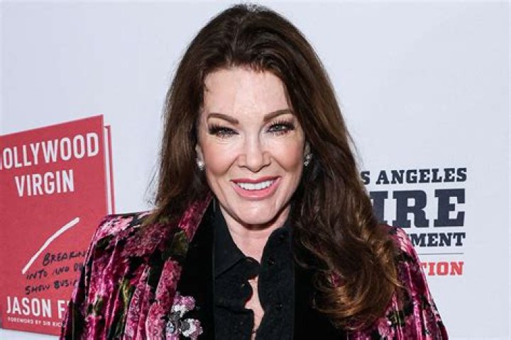 Lisa Vanderpump Weight, Net Worth, Age, Birthday, Wikipedia, Who, Instagram, Biography