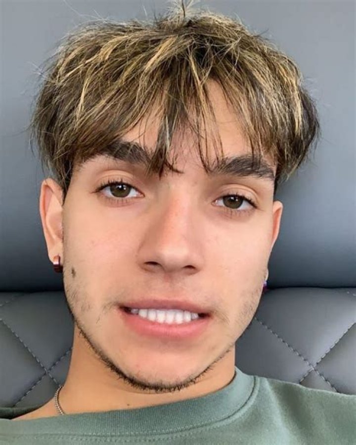 Lucas Dobre (YouTube Star) - Age, Birthday, Bio, Facts, Family, Net Worth, Height & More