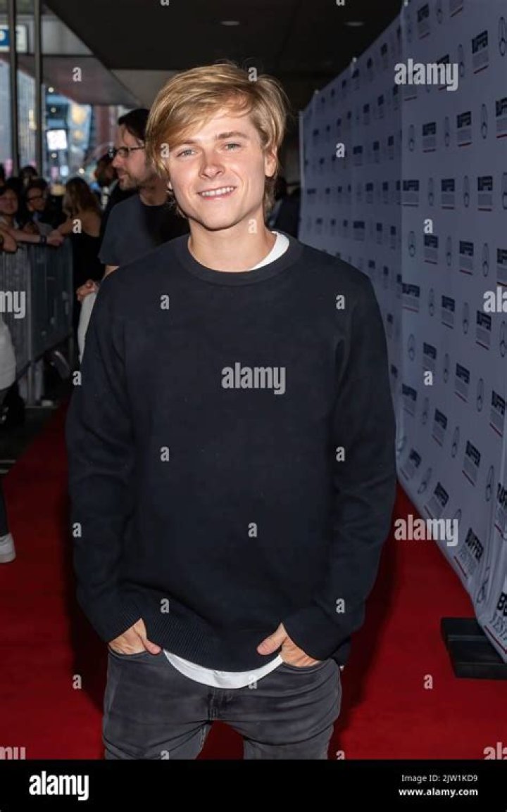 Luke Korns (YouTube Star) - Age, Birthday, Bio, Facts, Family, Net Worth, Height & More