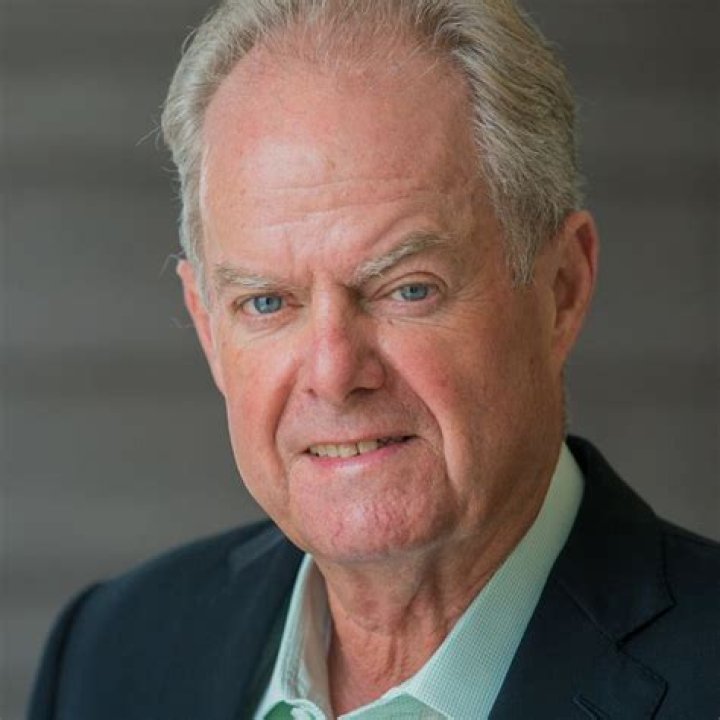 Manuel D. Medina Biography, Age, Height, Wife, Net Worth, Family