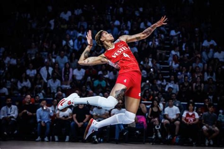 Melissa Vargas Biography, Age, Height, Husband, Net Worth, Family