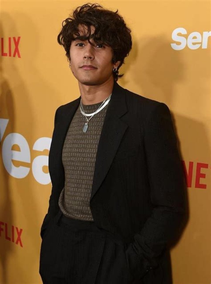 How tall is Michael Cimino