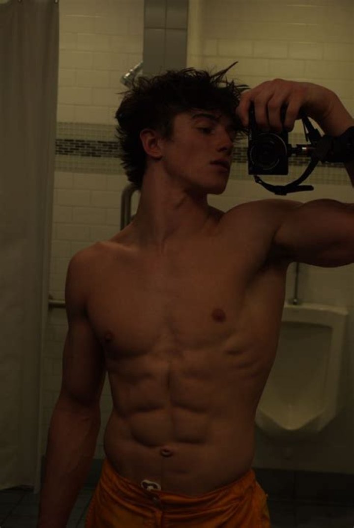 Michael Jaroh (Gymnast) - Age, Birthday, Bio, Facts, Family, Net Worth, Height & More