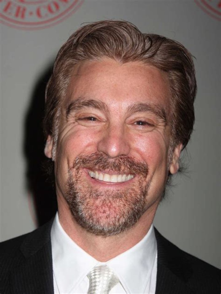 How tall is Michael T Weiss