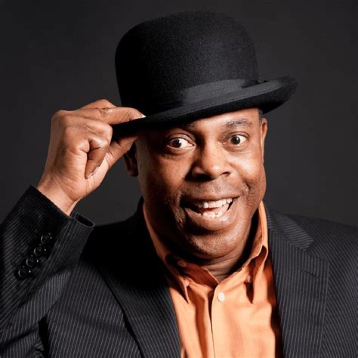 Michael Winslow Biography, Age, Height, Wife, Net Worth, Family