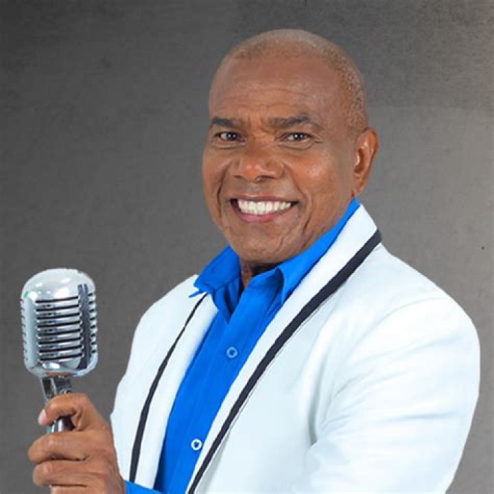 Miguel Morales (Cantante de Música Mundial) - Edad, cumpleaños, biografía, hechos, familia, patrimonio neto, altura y más