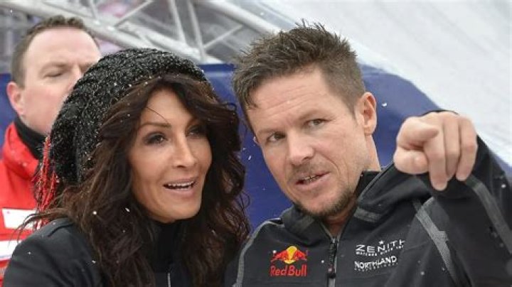 Mihaela Radulescu Schwartzenberg (TV Show-Gastgeber) - Alter, Geburtstag, Bio, Fakten, Familie, Vermögen, Größe & mehr