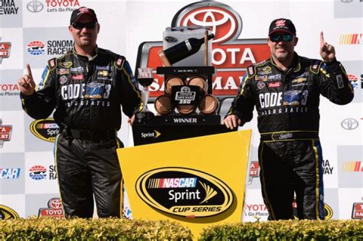 Mike Bugarewicz Biography, Age, Height, Wife, Net Worth, Family