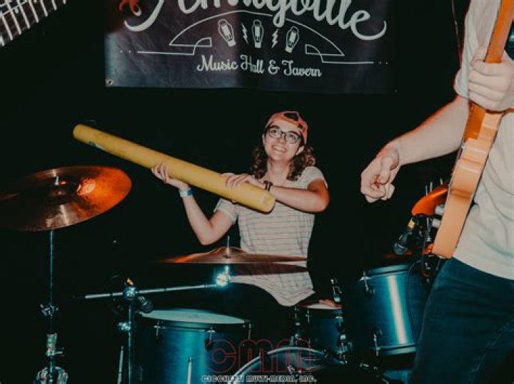 Mike Cicchetti Biography, Age, Height, Wife, Net Worth, Family