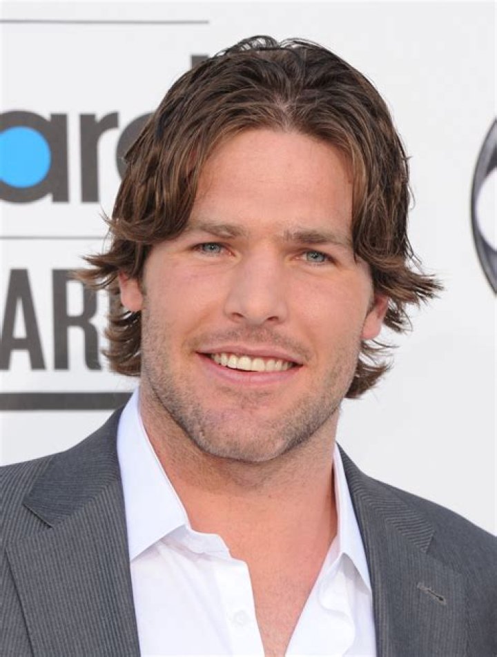 Mike Fisher (Hockey Player) - Age, Birthday, Bio, Facts, Family, Net Worth, Height & More