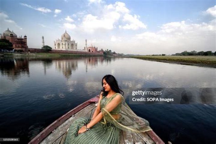 Nandini Singh Biography, Age, Height, Husband, Net Worth, Family