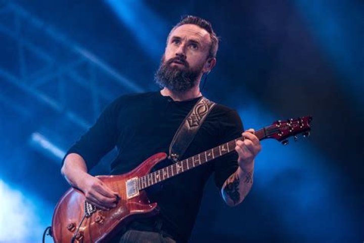 Noel Hogan Biography, Age, Height, Wife, Net Worth, Family