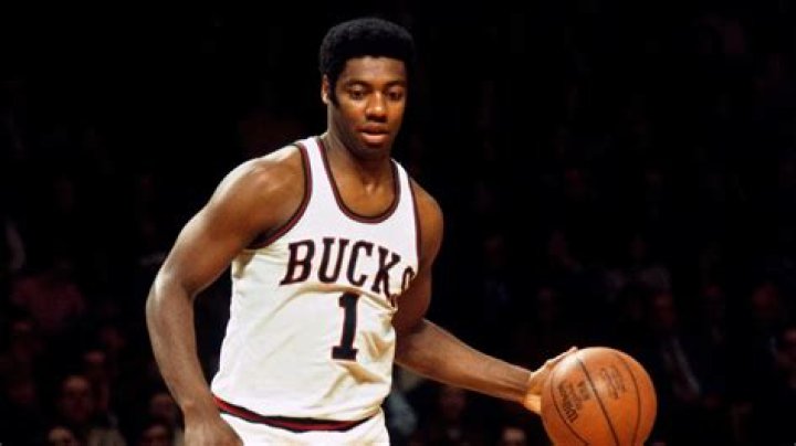 Oscar Robertson Biography, Age, Height, Wife, Net Worth, Family