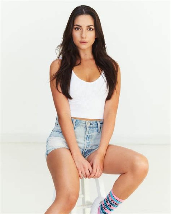 Who Is Paniz Zade? Age, Wiki, Husband, Height, Parents, Ethnicity, BIO and more