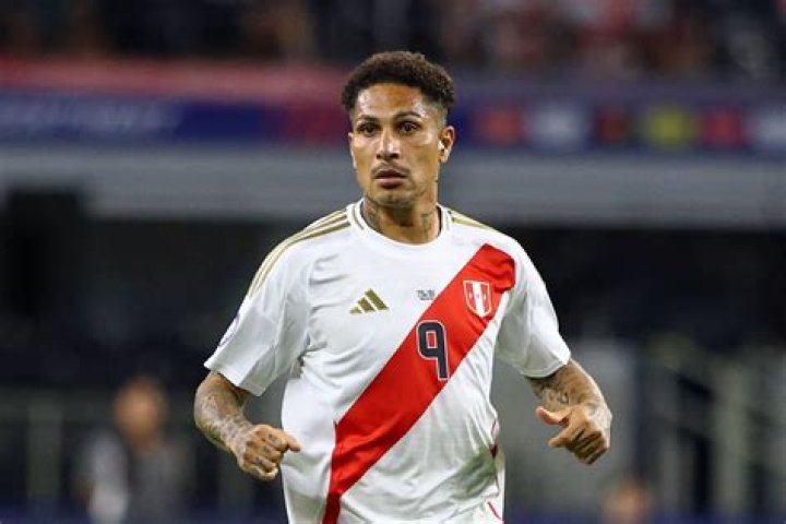 Paolo Guerrero (Soccer Player) - Age, Birthday, Bio, Facts, Family, Net Worth, Height & More