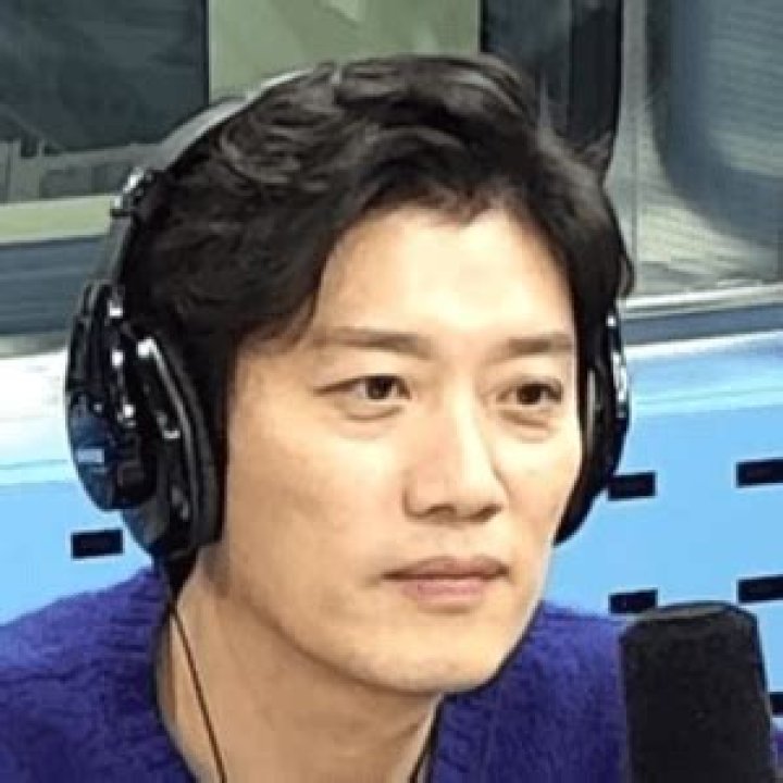 Park Hee-Soon (Movie Actor) - Age, Birthday, Bio, Facts, Family, Net Worth, Height & More
