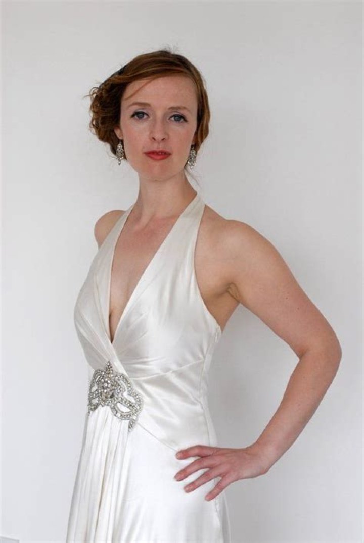 How tall is Pauline Moran